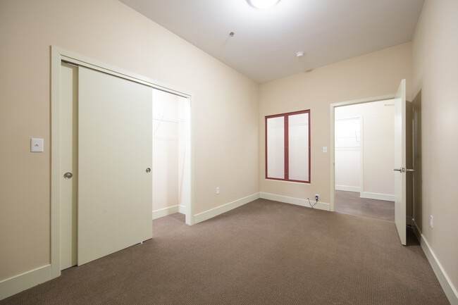 Photo - Fifth Avenue School Lofts