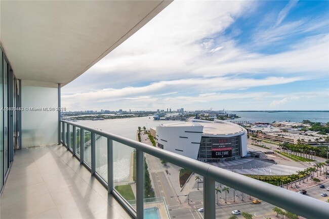 Building Photo - 888 Biscayne Blvd Unit 2103 Rental