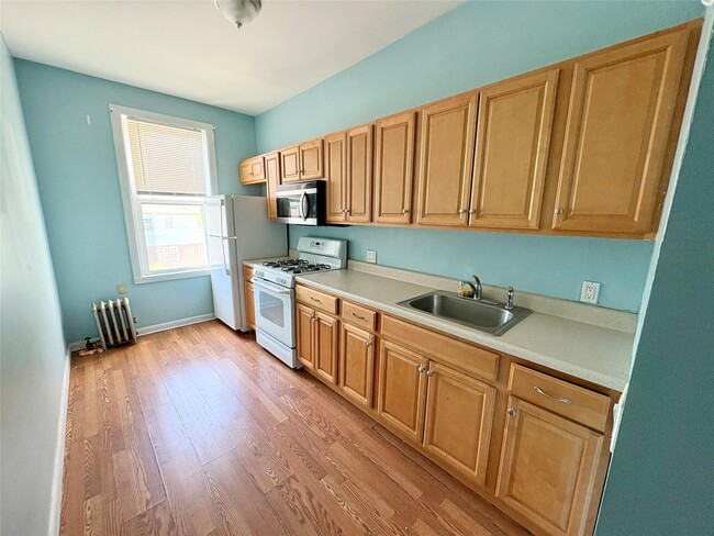 Photo - 967 McLean Ave Apartamento Unidad 2A