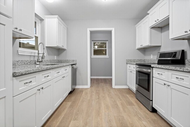 Photo - 1347 E Palm Dr