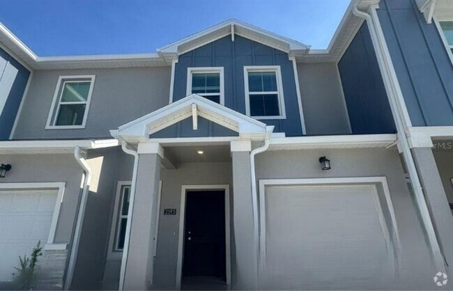 Building Photo - 2593 Skyline Lp Rental