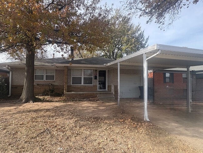 Building Photo - Three bedroom home in NW OKC