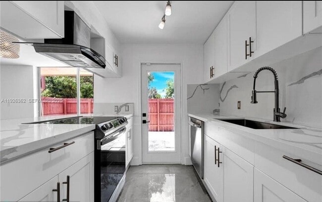 Photo - 20010 SW 123rd Dr