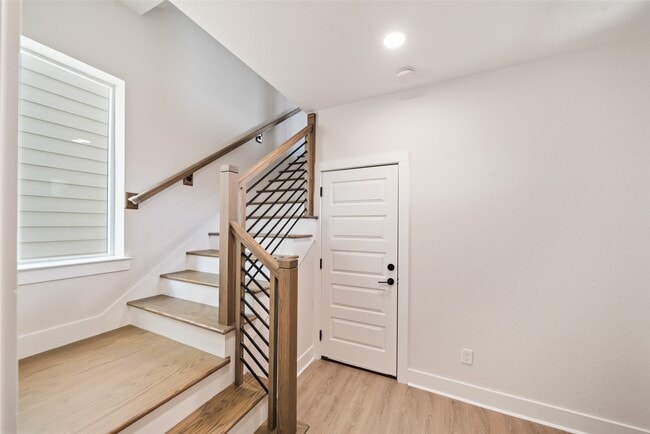 Photo - 1003 E 33rd St