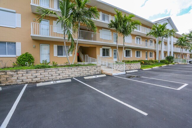 Photo - **ANNUAL OR SEASONAL RENTAL**