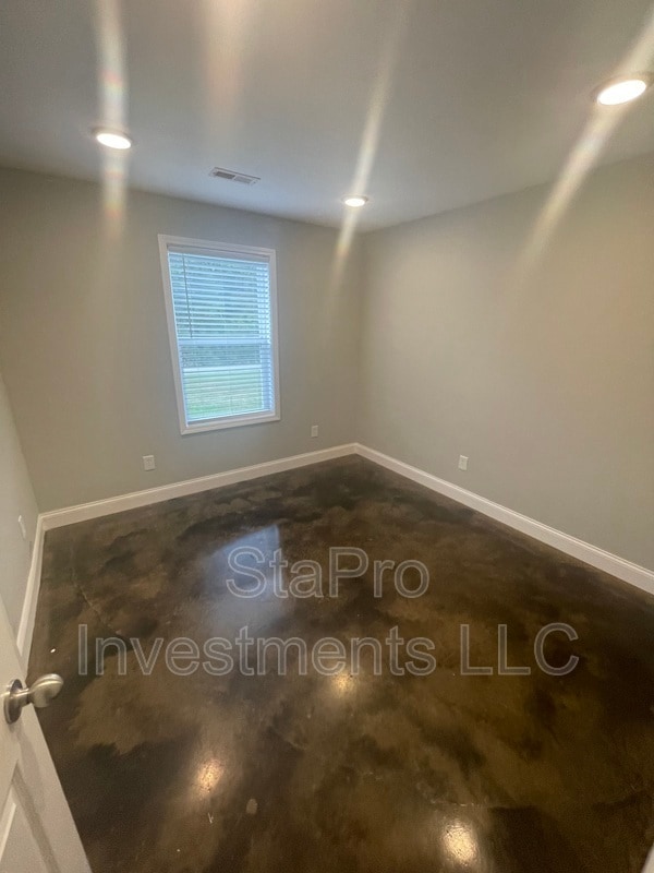 Photo - 65 McMurtry Rd