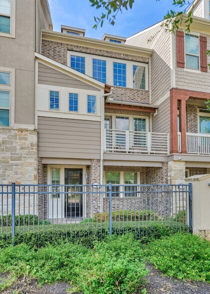 Photo - 9627 Towne Lake Pkwy