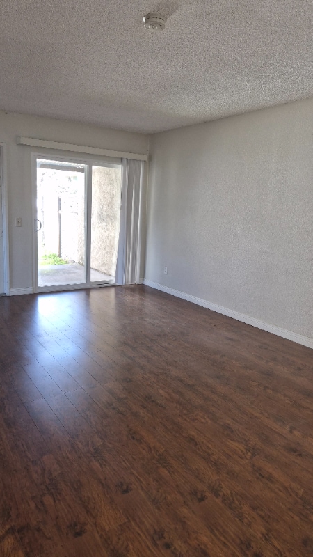 Photo - 1856 E 5th St Unidad B