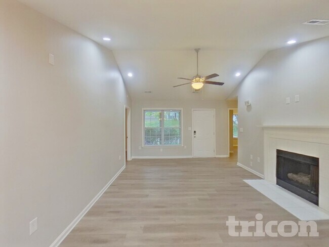 Photo - 140 Diamond Dr