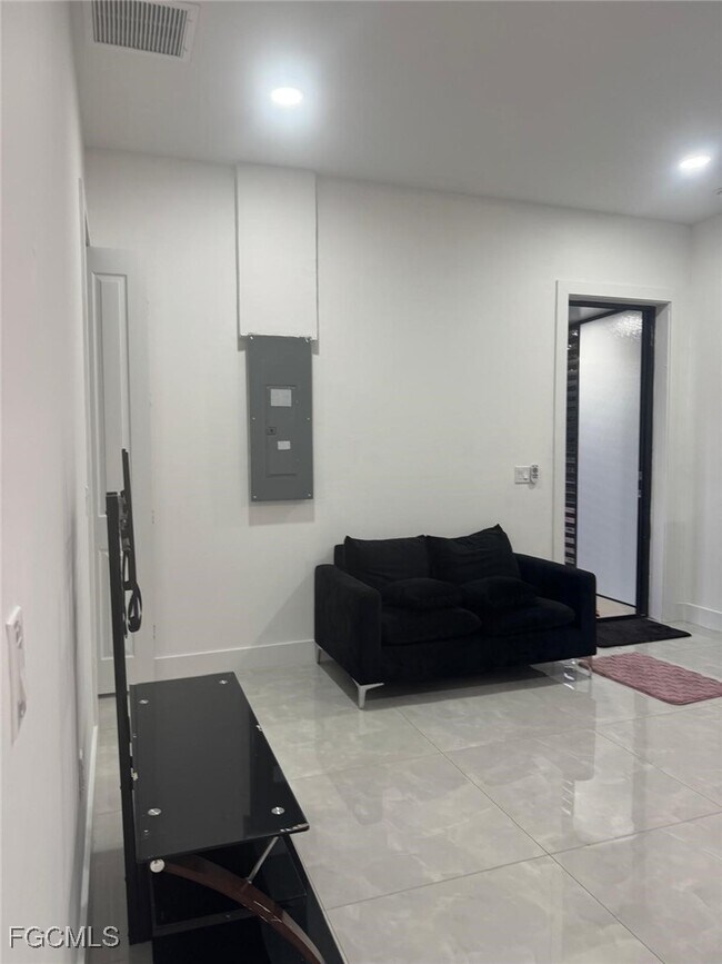 Photo - 2807 Leeland Heights Blvd E