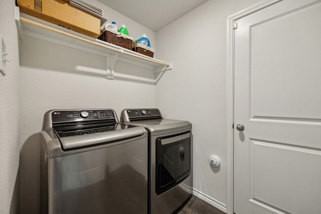 Photo - 2127 Ocelot St