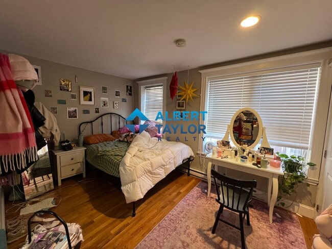 Photo - 16 Cedar Lane Way