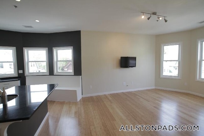 Photo - 110 Chester St Apartment Unit 1