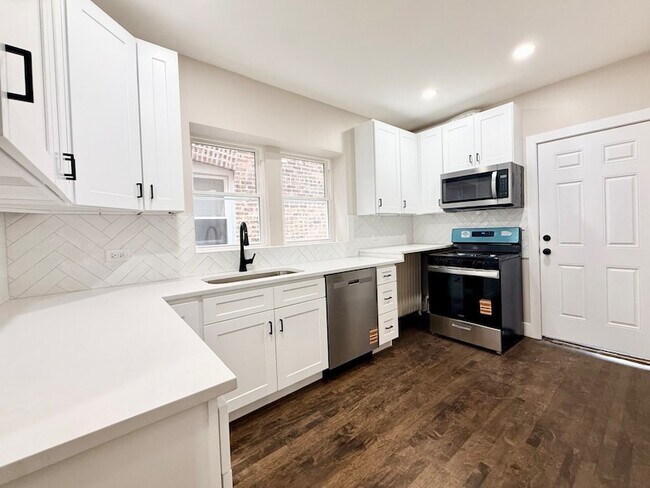Photo - 5536 N Spaulding Ave