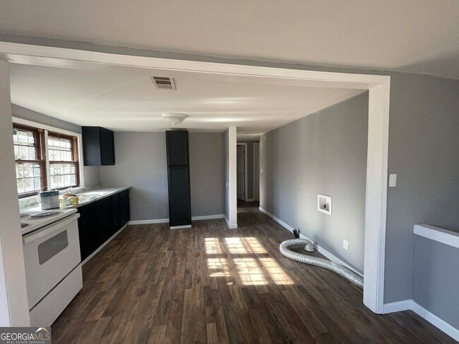 Photo - 210 Marion St