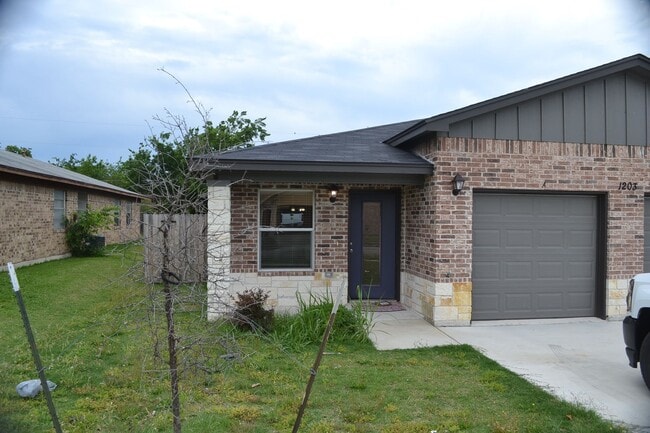 Photo - 1203 Wales Dr Unidad 1203 Wales Dr. -  A