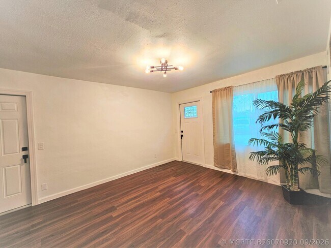 Photo - 261 6th Dr SW