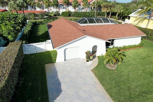 Photo - 2289 Windsor Rd