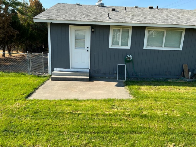 Photo - 1126 Benham Ct