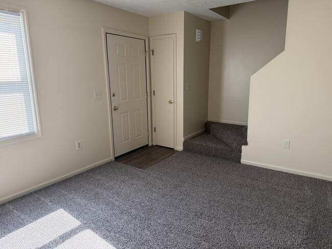 Photo - 212 Calumet Dr Unit 2