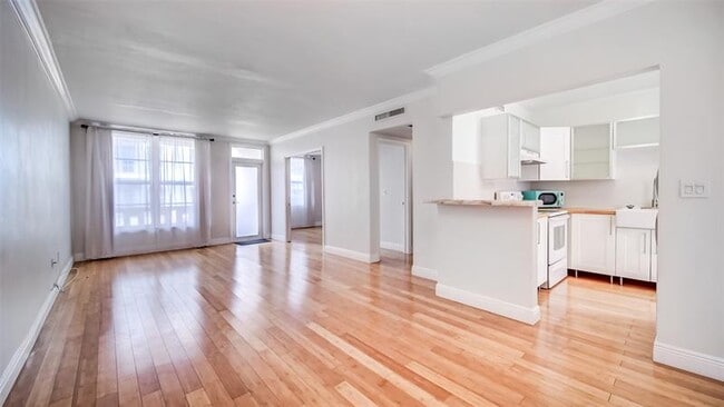 Building Photo - 1150 Euclid Ave Unit 111