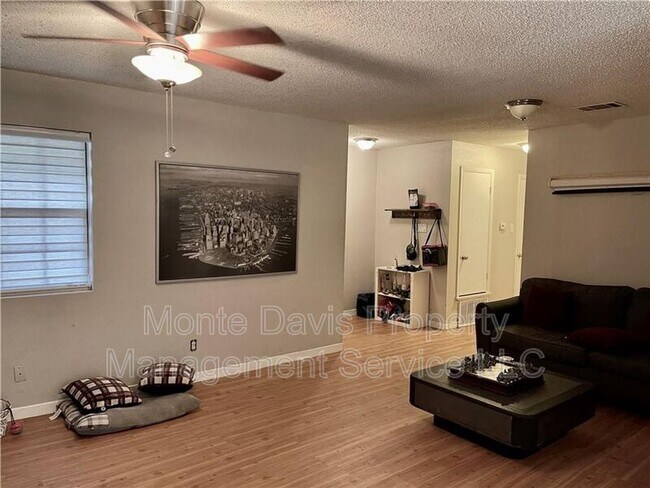 Photo - 115 Waller St Unit A