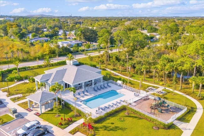 Building Photo - Ravinia St. Lucie