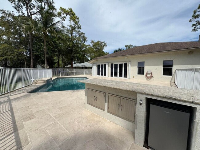 Photo - 969 Meadow Ave