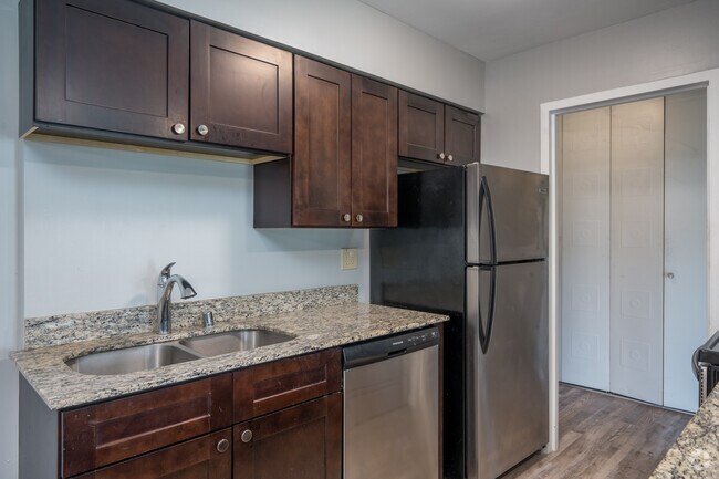 Photo - Interlachen Court