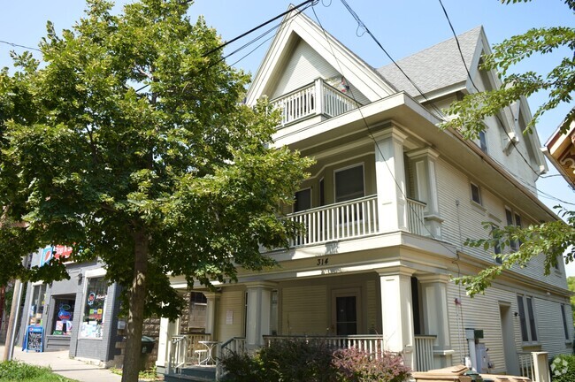 Building Photo - 314 E Mifflin St Unit 3 Rental