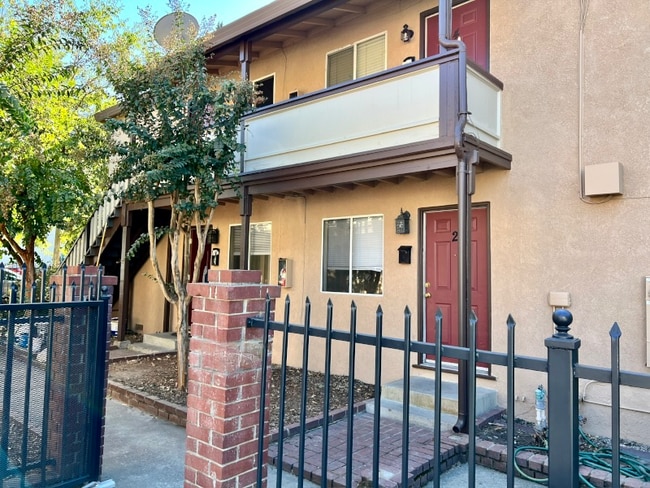 1916-1918 7th St Unit 1-4