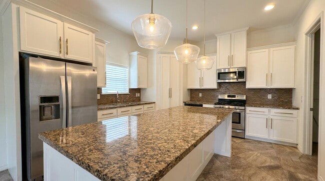 Photo - 508 Washingtonia Drive