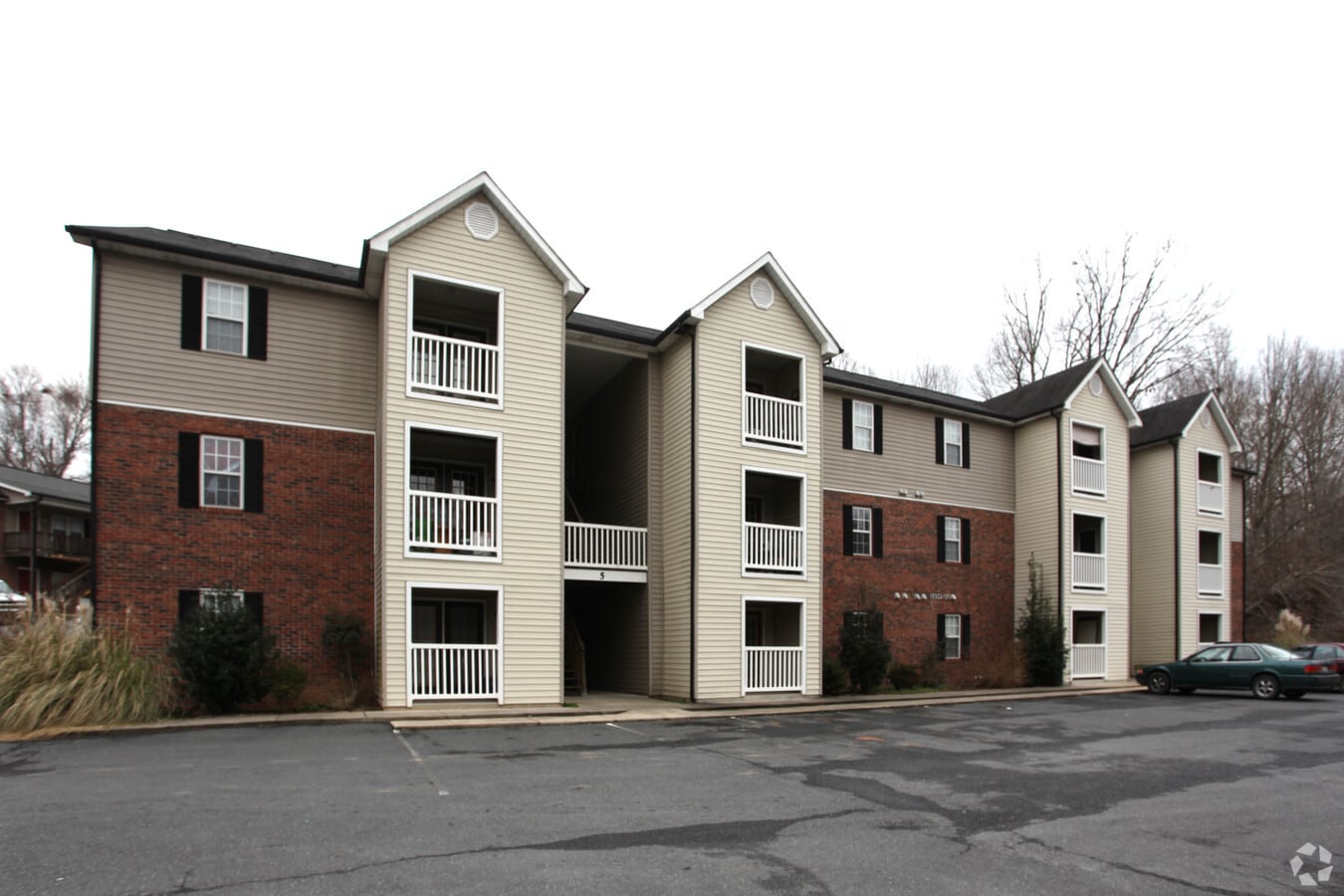 Photo - 405 Farmer Rd