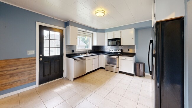 456 River Dr
