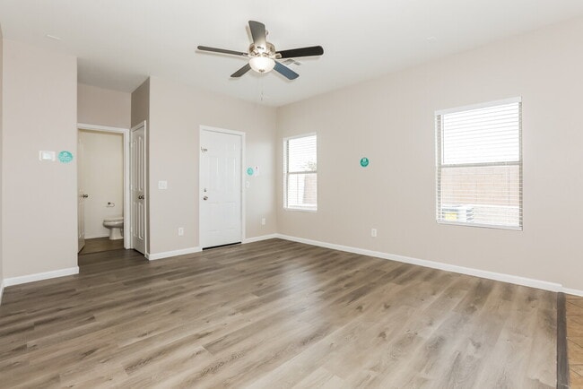 Photo - 8461 E Lindner Ave