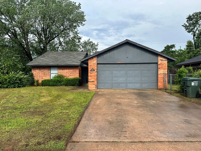 3bed/2bath Home Available in Norman! - 3bed/2bath Home Available in Norman!