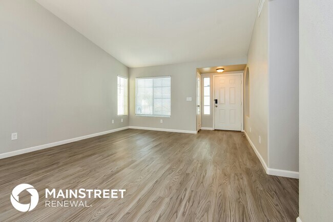 Photo - 1851 Grand Prairie Ave