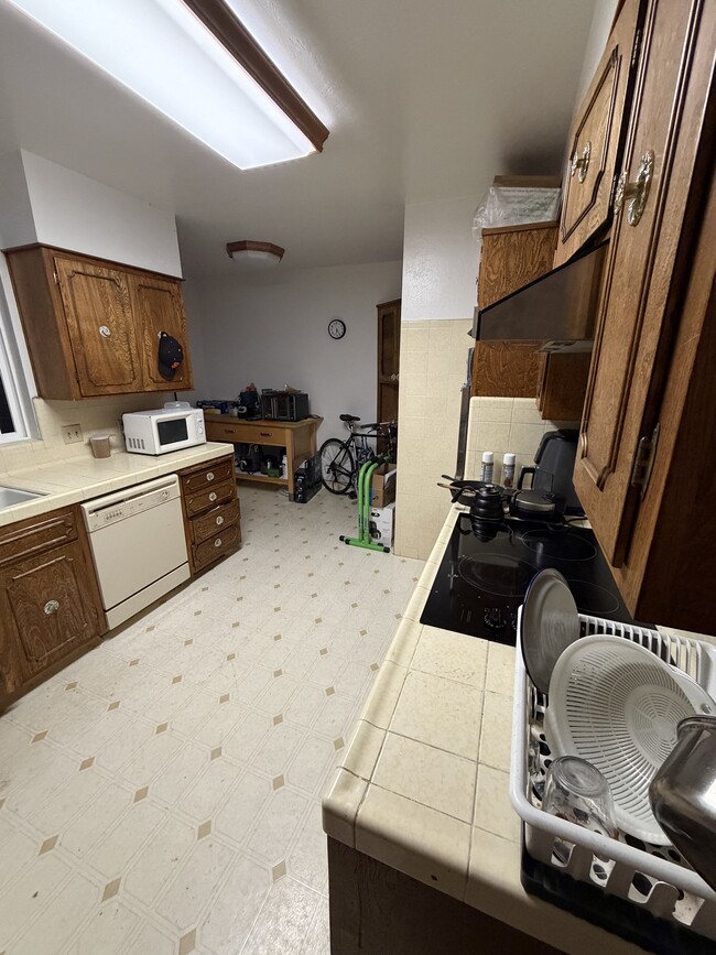 Photo - 182 Cayuga Ave