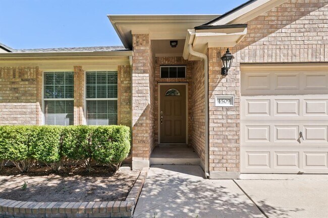 Photo - 4509 Western Lake Dr