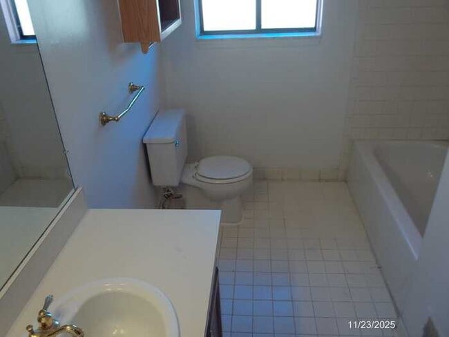 Photo - 16682 Eastland St