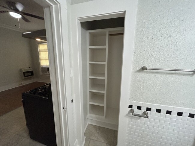 Photo - Renovated unit ready to move in by Downtow... Apartment Unit 1