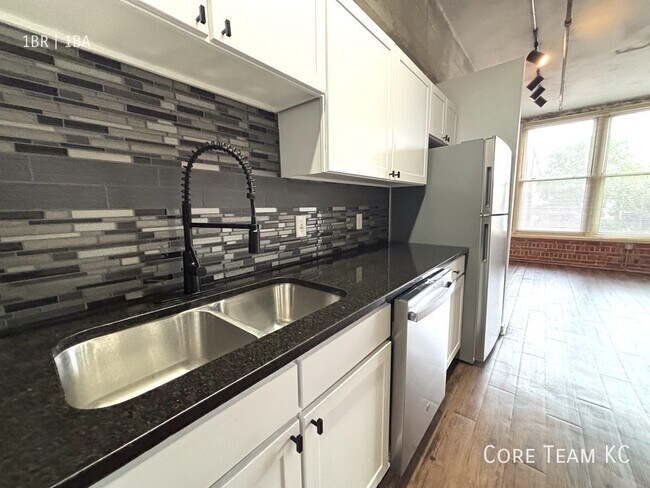Photo - 204 Walnut St Unit 214