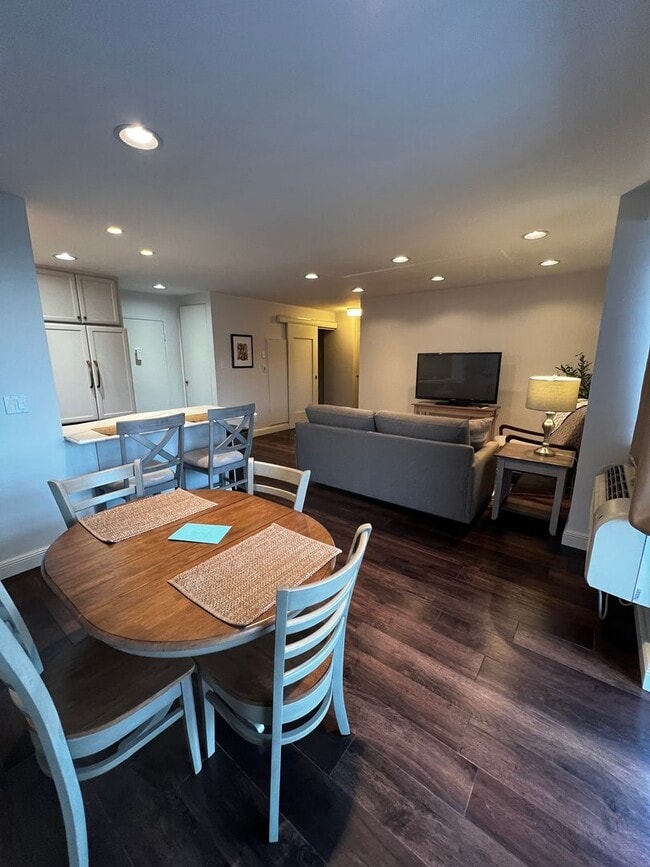 Photo - Beautiful Fifteenth floor Furnished one Bedroom with Views