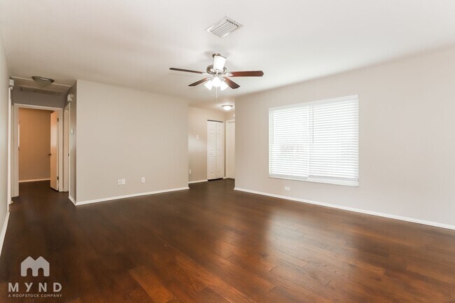 Photo - 305 Silver Hill Dr
