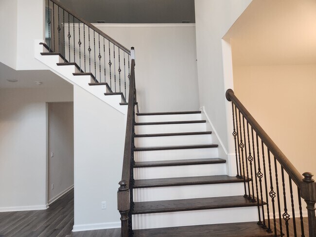 Photo - 271 Chestnut Dr
