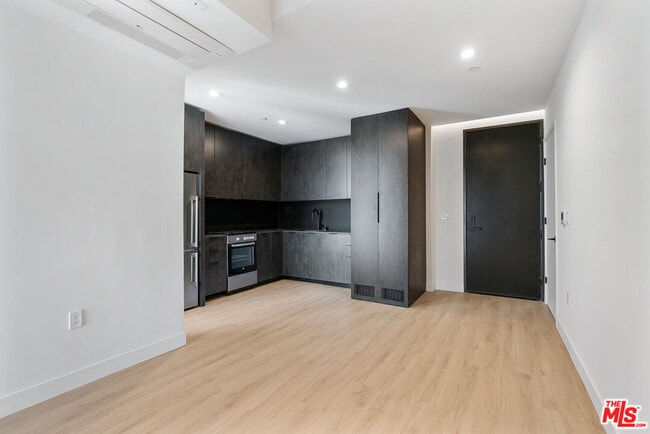 Photo - 3688 Overland Ave Unidad 613