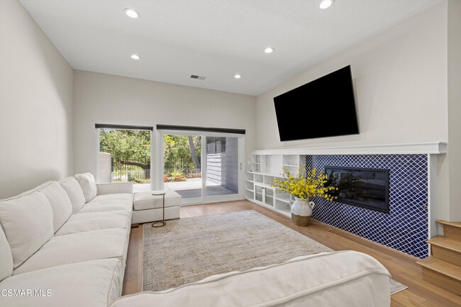 Photo - 1408 N View Dr