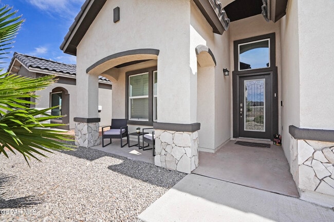 Photo - 13920 Loreina Luz Ave