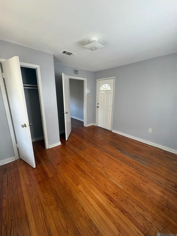 Photo - 1538 Fig St