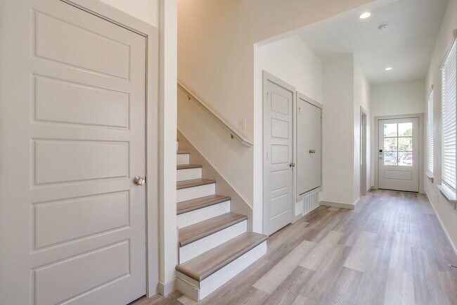 3141 McCart Ave Unit 3141